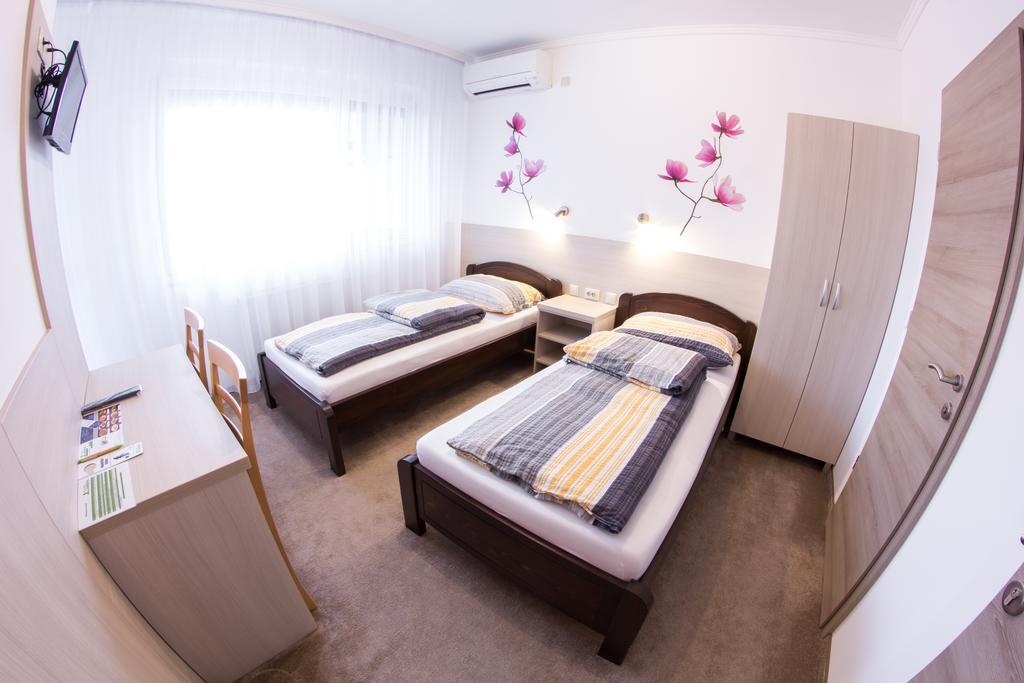 Vandor Vendeghaz Seghedin Exterior foto
